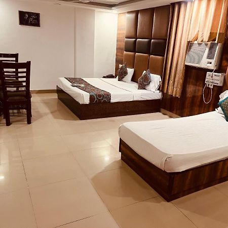 Hotel Aerotech Near Igi Airport Nuova Delhi Esterno foto