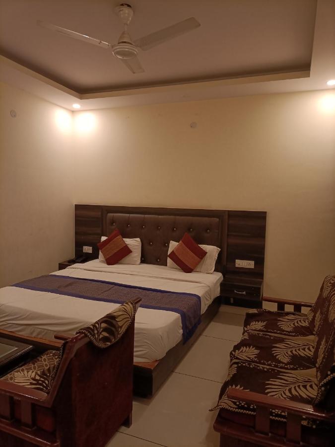 Hotel Aerotech Near Igi Airport Nuova Delhi Esterno foto