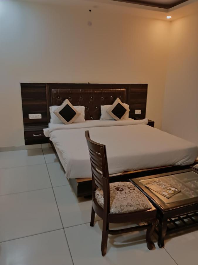 Hotel Aerotech Near Igi Airport Nuova Delhi Esterno foto