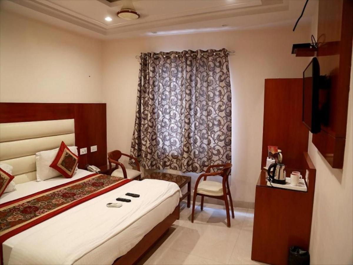 Hotel Aerotech Near Igi Airport Nuova Delhi Esterno foto
