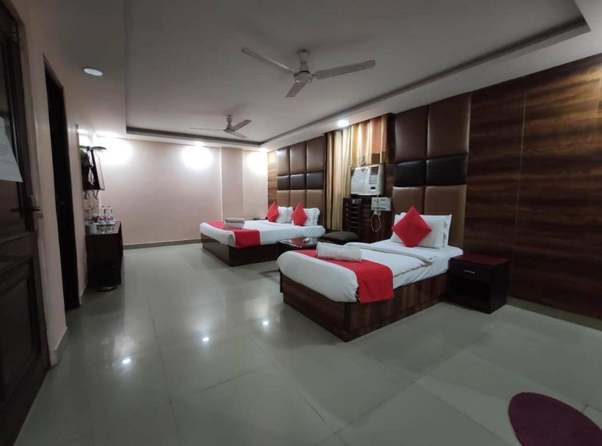Hotel Aerotech Near Igi Airport Nuova Delhi Esterno foto