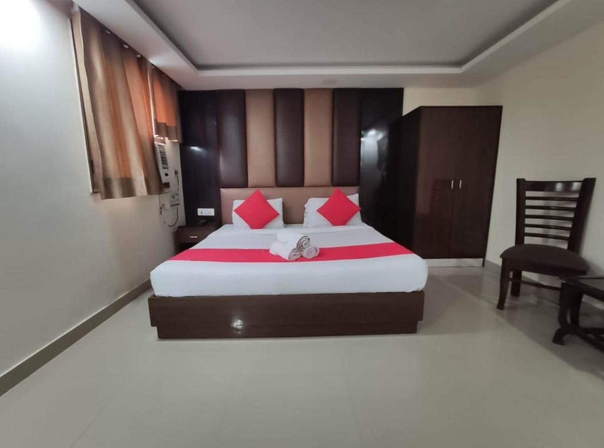 Hotel Aerotech Near Igi Airport Nuova Delhi Esterno foto
