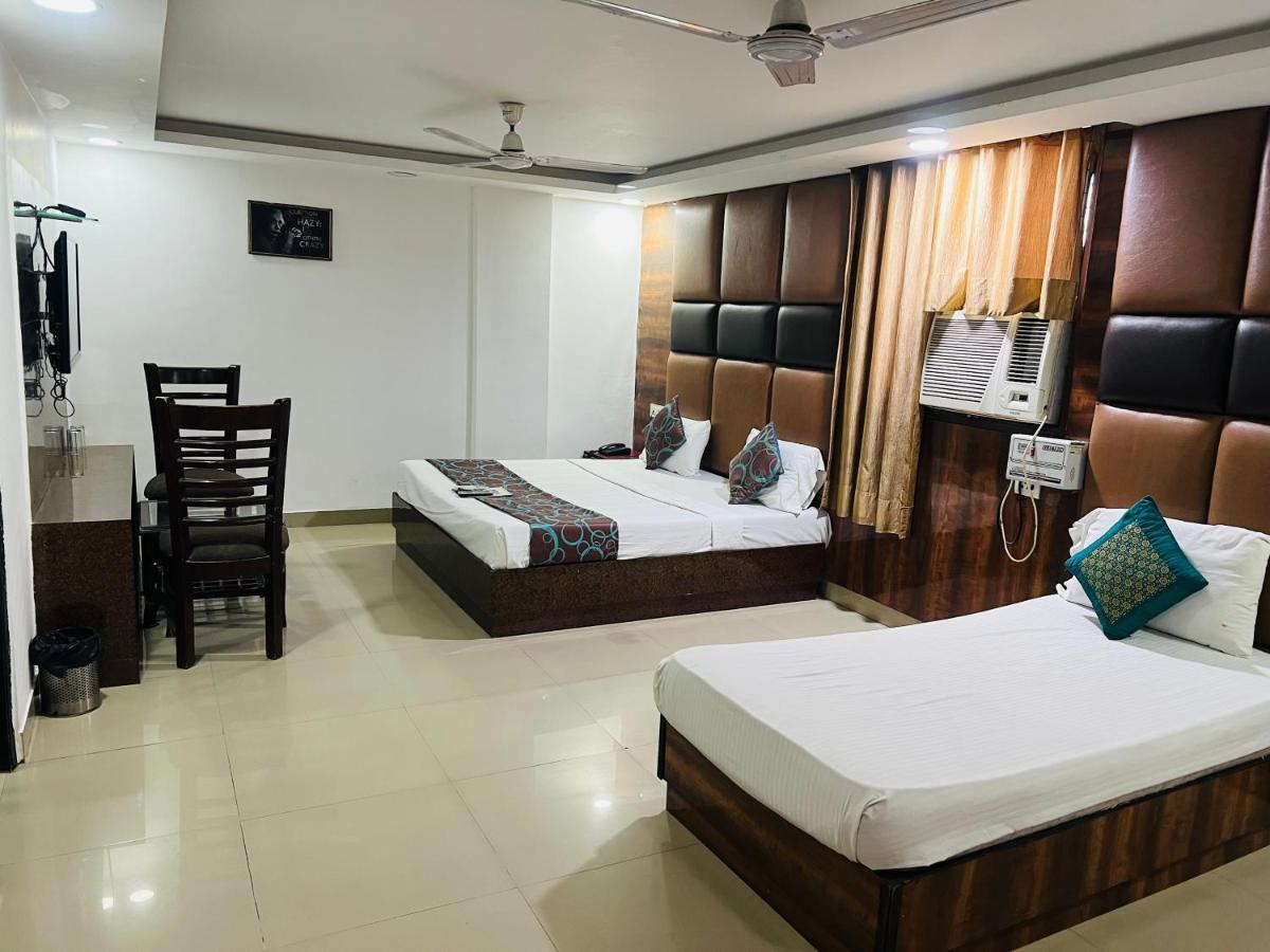 Hotel Aerotech Near Igi Airport Nuova Delhi Esterno foto