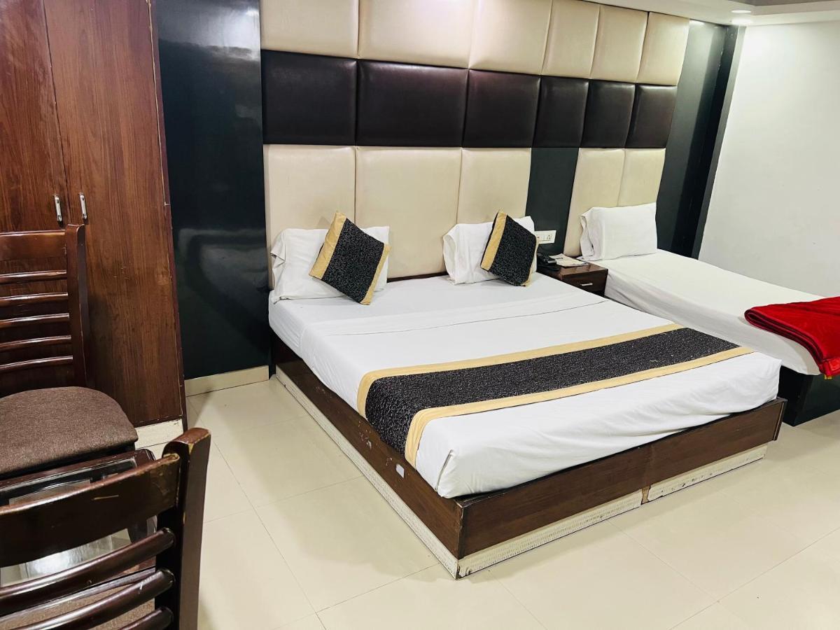 Hotel Aerotech Near Igi Airport Nuova Delhi Esterno foto