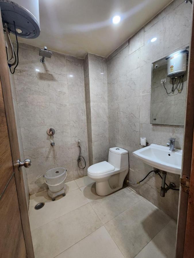 Hotel Aerotech Near Igi Airport Nuova Delhi Esterno foto
